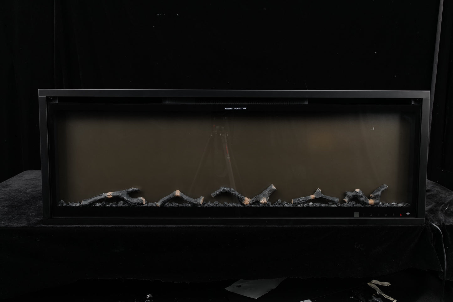 FJORTA Odin 50 inch – frontaanzicht zonder vlam, zwart stalen frame